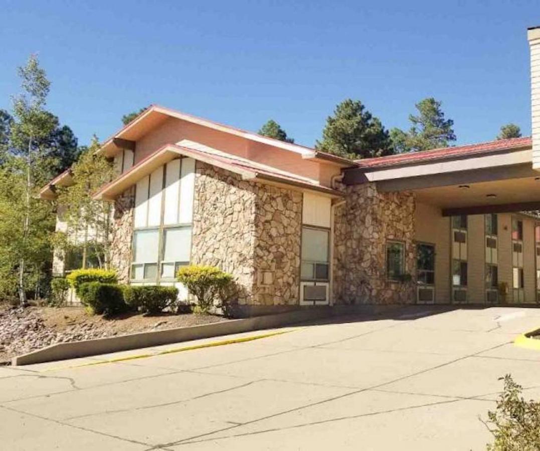 Pinetop Studio Suites Extérieur photo